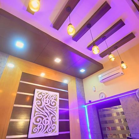 Hotel Jingle Inn Kalkuta Zewnętrze zdjęcie