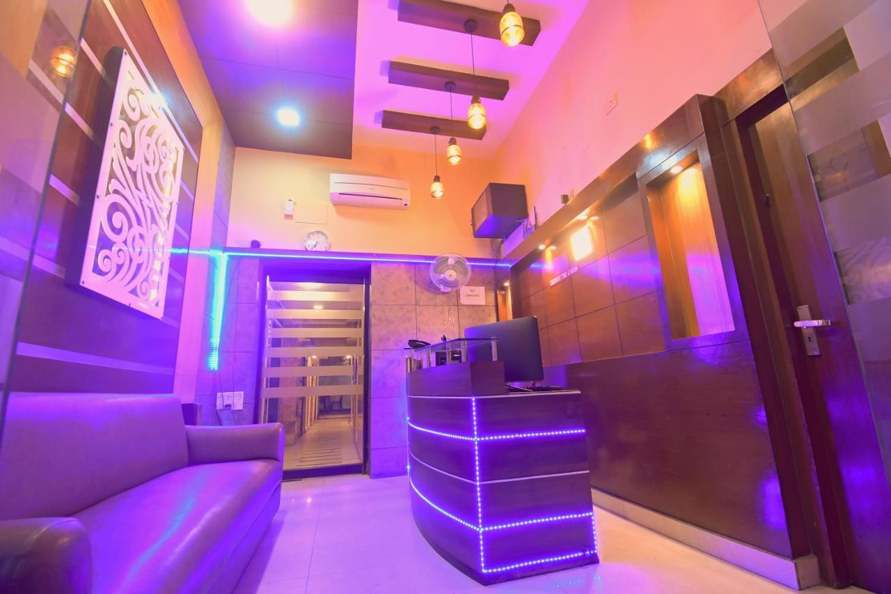 Hotel Jingle Inn Kalkuta Zewnętrze zdjęcie