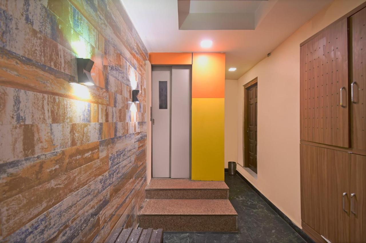 Hotel Jingle Inn Kalkuta Zewnętrze zdjęcie