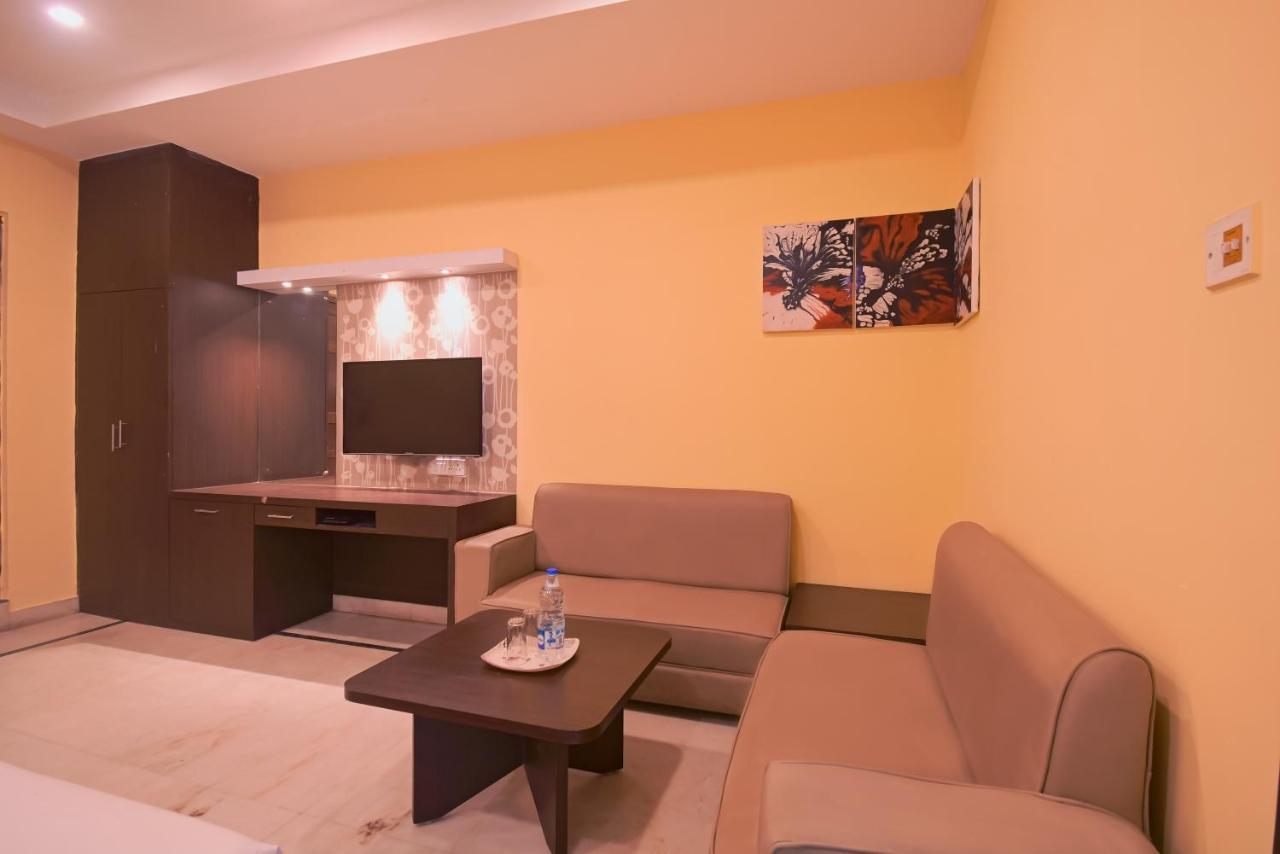 Hotel Jingle Inn Kalkuta Zewnętrze zdjęcie