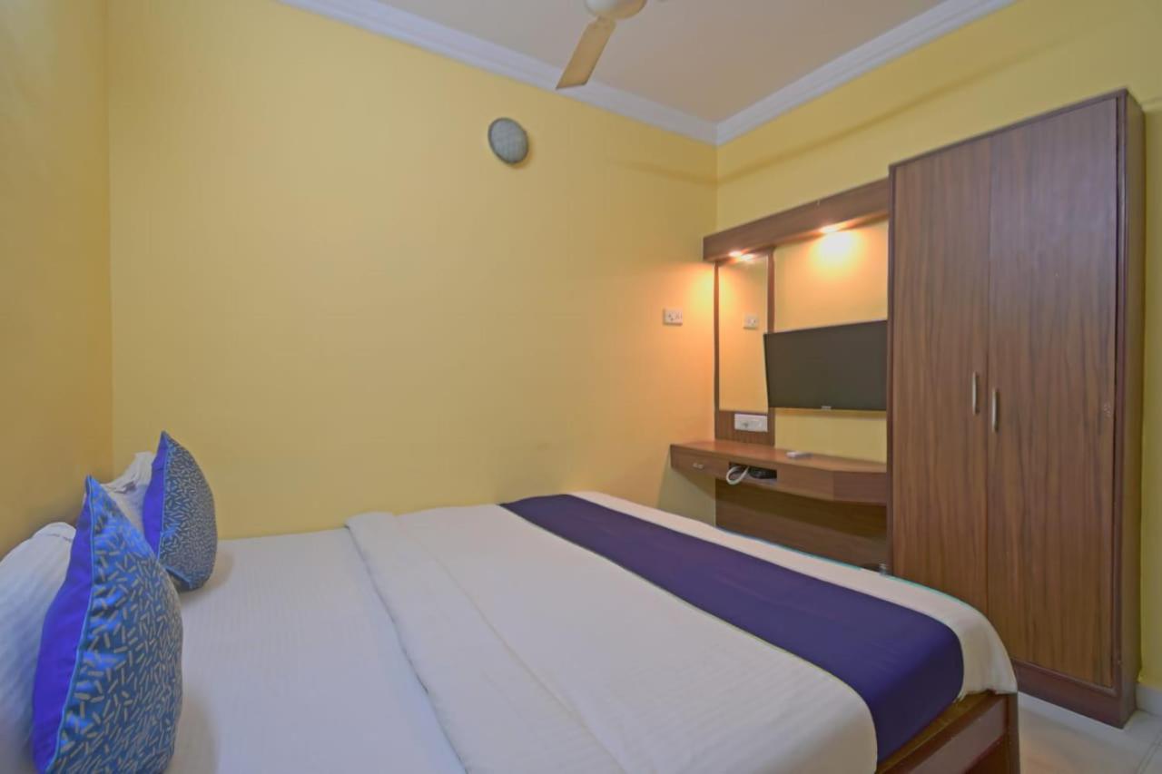 Hotel Jingle Inn Kalkuta Zewnętrze zdjęcie